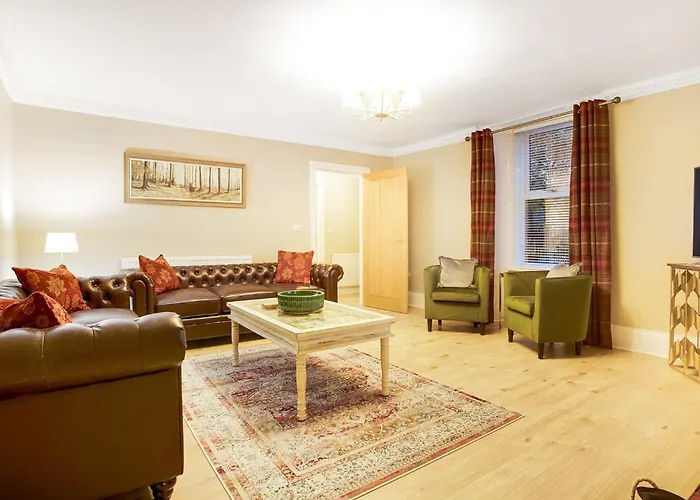 New! Luxurious Cottage In Durham By Stay With Us, Ideal For Large Groups & Families, Hot Tub, Sleeps 10!