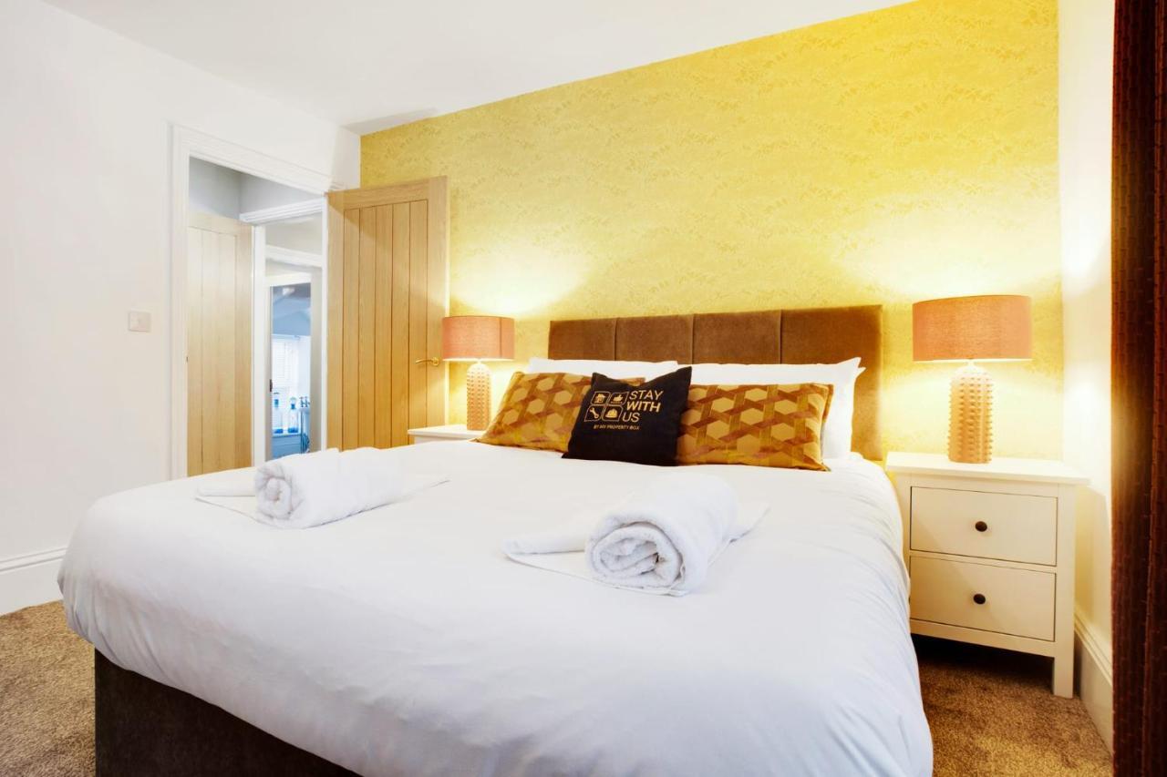 New! Luxurious In Durham By With Us, Ideal For Large Groups & Families, Hot Tub, Sleeps 10! Casa vacanze Bishop Auckland