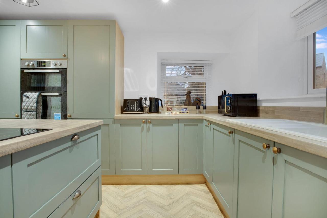 New! Luxurious In Durham By With Us, Ideal For Large Groups & Families, Hot Tub, Sleeps 10! Casa vacanze Bishop Auckland