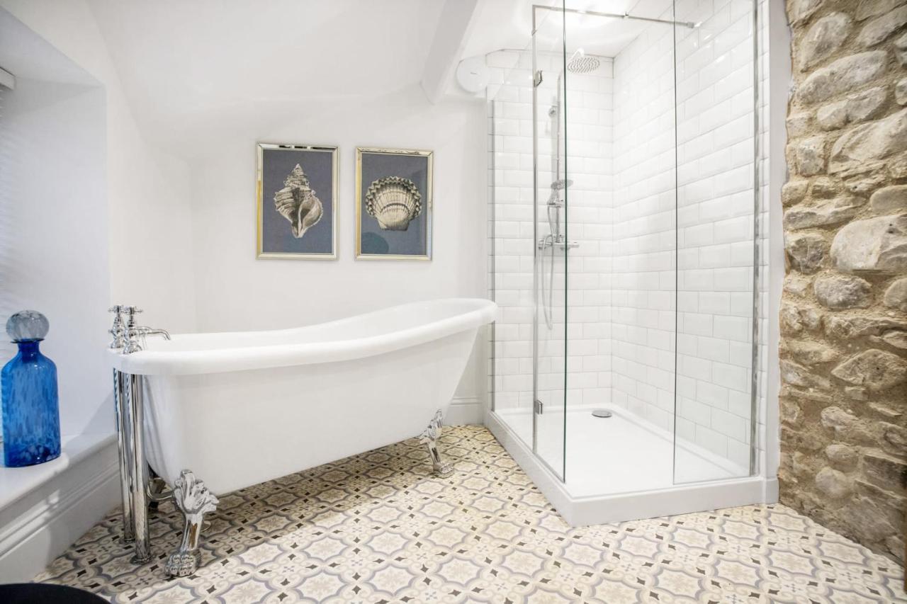 New! Luxurious In Durham By With Us, Ideal For Large Groups & Families, Hot Tub, Sleeps 10! Casa vacanze