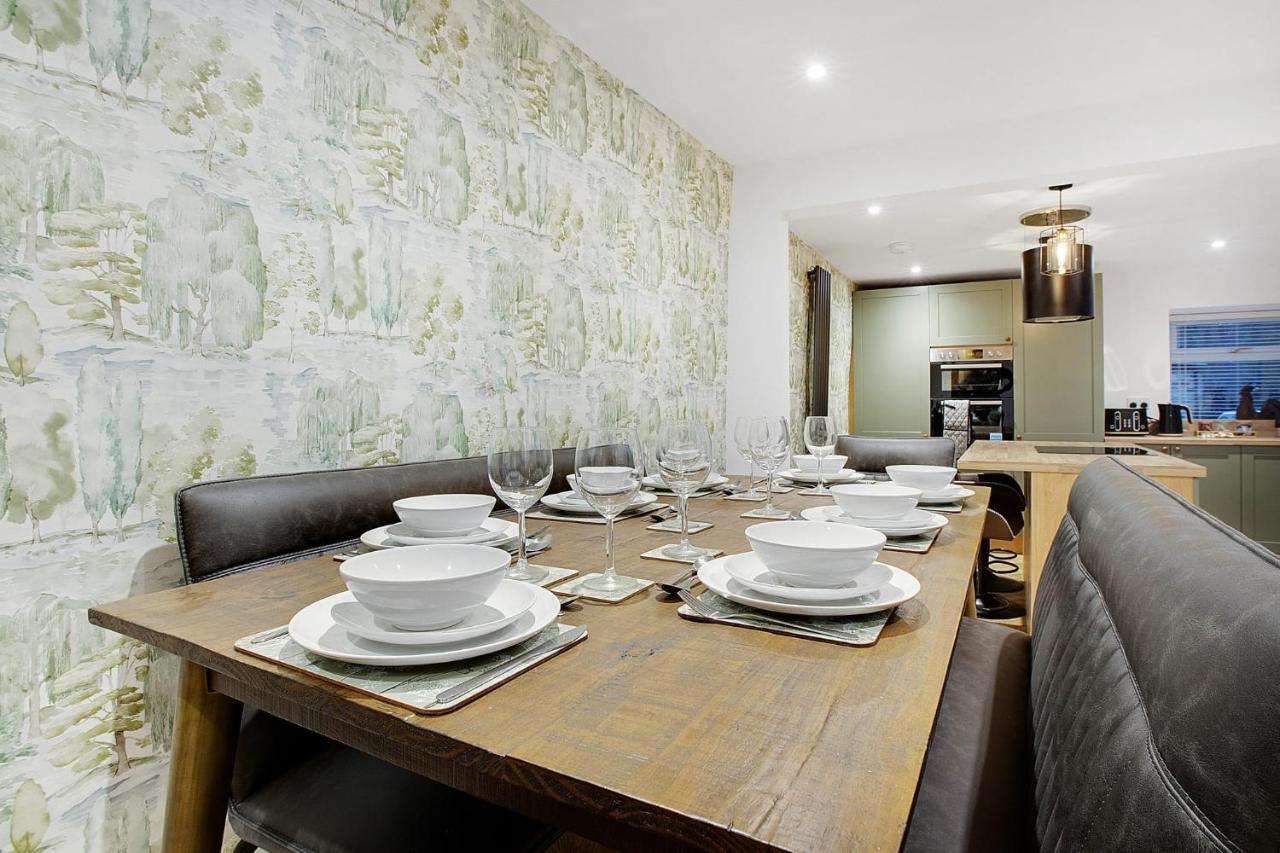 New! Luxurious In Durham By With Us, Ideal For Large Groups & Families, Hot Tub, Sleeps 10! * Bishop Auckland