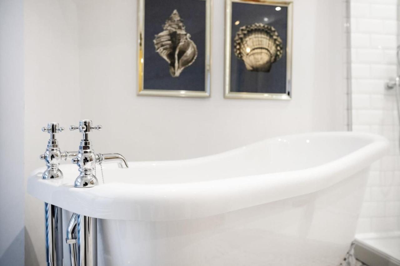 New! Luxurious In Durham By With Us, Ideal For Large Groups & Families, Hot Tub, Sleeps 10! Casa vacanze Bishop Auckland