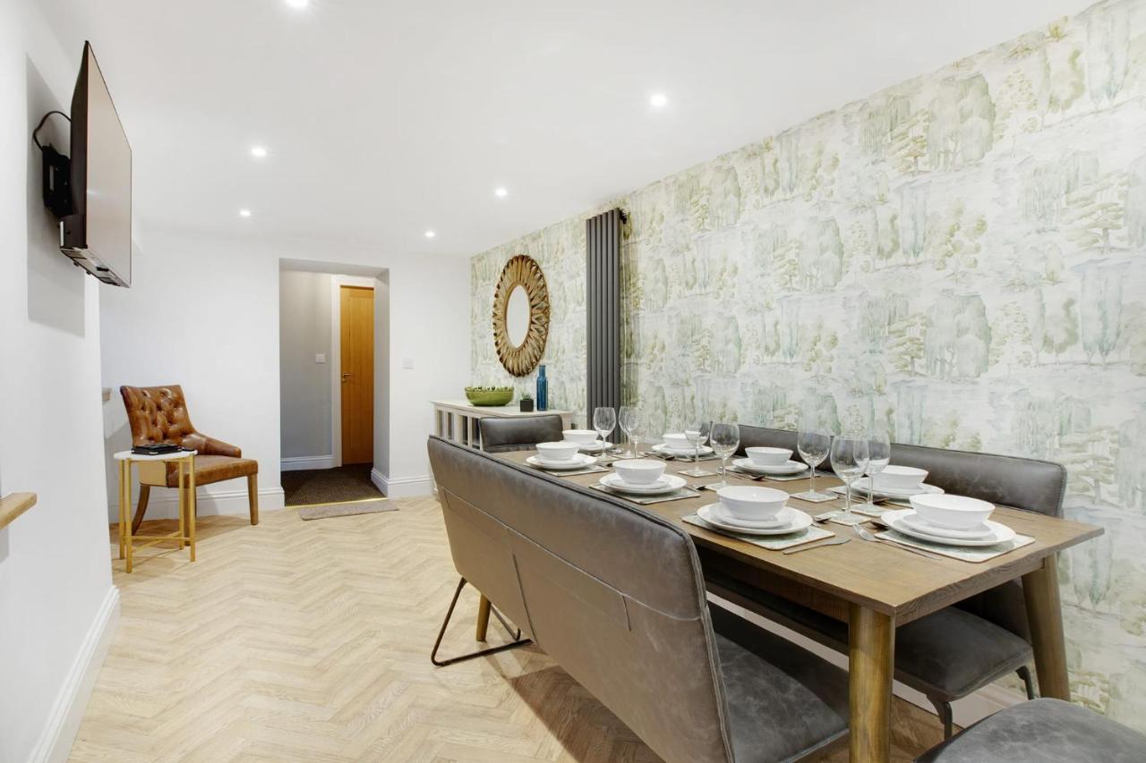 Casa vacanze New! Luxurious In Durham By With Us, Ideal For Large Groups & Families, Hot Tub, Sleeps 10! Bishop Auckland