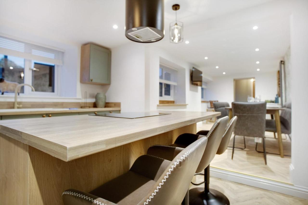 Casa vacanze New! Luxurious In Durham By With Us, Ideal For Large Groups & Families, Hot Tub, Sleeps 10! *